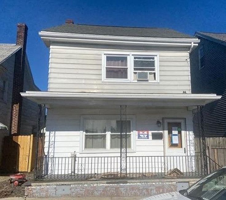 1st image of 28 E Hazard St