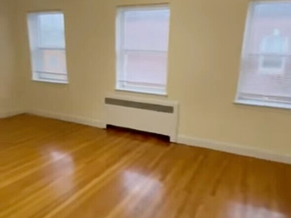 5th image of 26 Fairbanks St #5