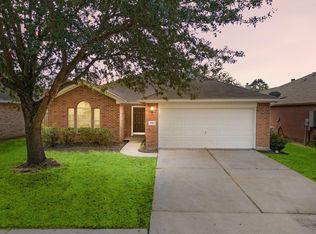 694 Saint Croix St, Alvin, TX 77511