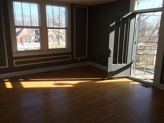 door to deck apt 2