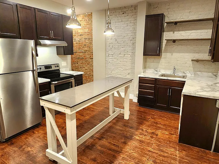215 Dakota Ave — Photo 10