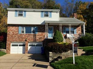 1359 Great Oak Dr, Pittsburgh, PA 15220