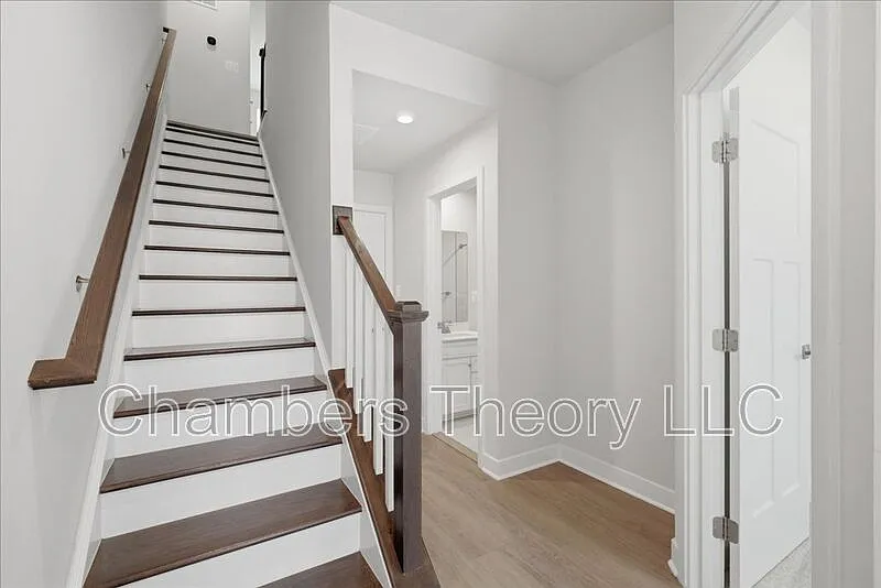 4 bed, 4.5 bath, 1988 sqft, $3,800 — Photo 4