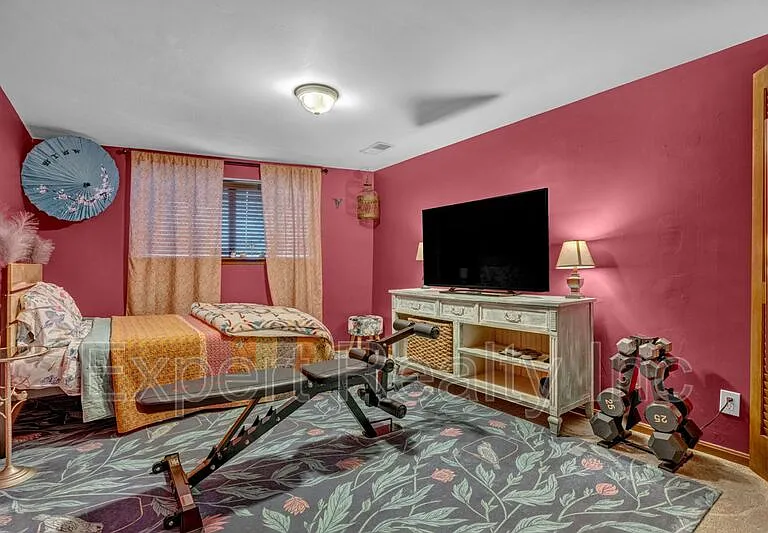 373 Laredo Dr — Photo 25