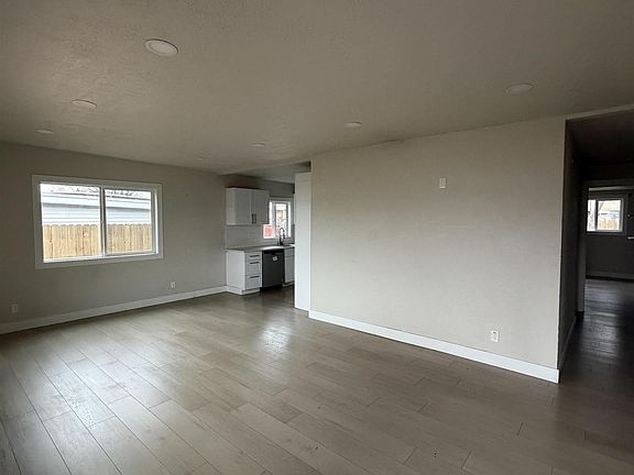 4th image of 4412 W Marvin St