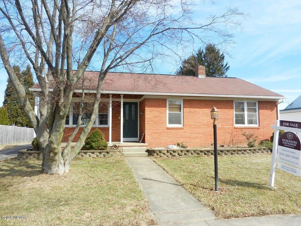 1st image of 1087 Elm St