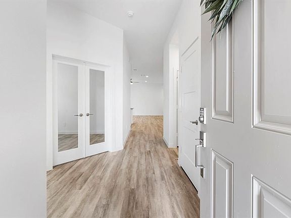 5th image of 1033 Dancing Feather St