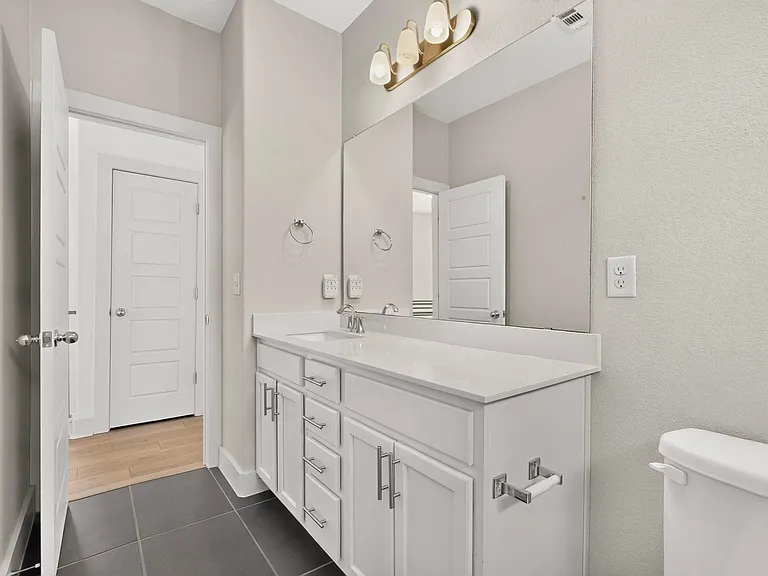 5915 Swayden Ln — Photo 33