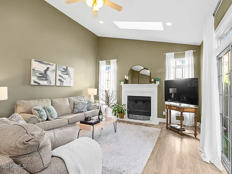 3 Brent Dr — Photo 8