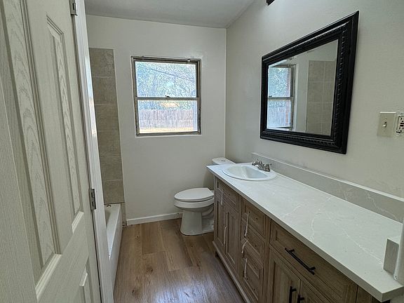 4th image of 8025 Laura St