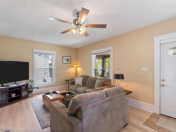 5th image of 217 Bachtel St SE