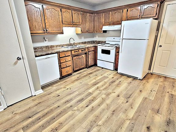 5th image of 228-304 Cedar Lake Pl SW #302-D