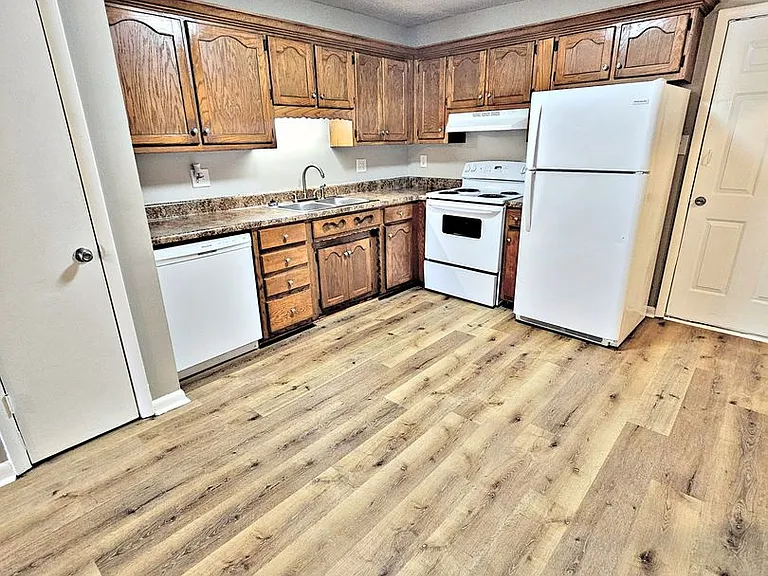 228-304 Cedar Lake Pl SW — Photo 5