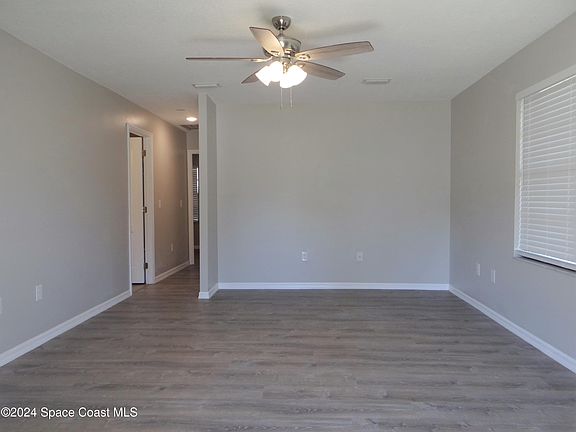 5th image of 130 Abalone Rd NW