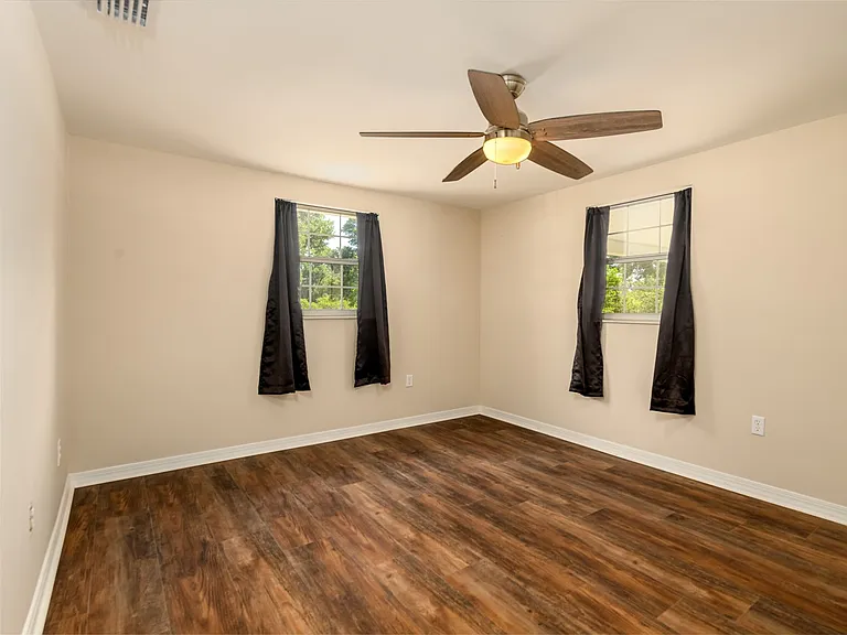 4722 Stearns Rd — Photo 12