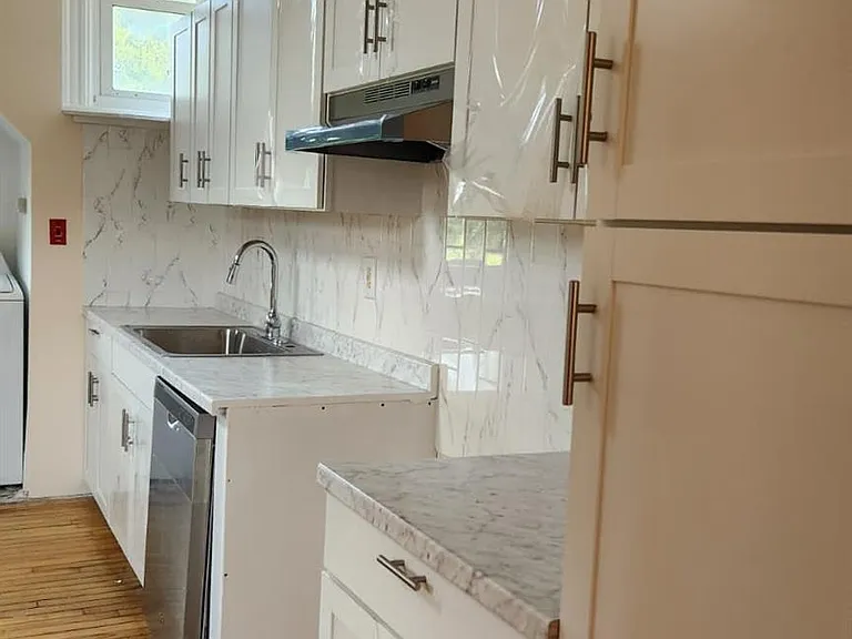 92 Roe Ave #3 — Photo 4