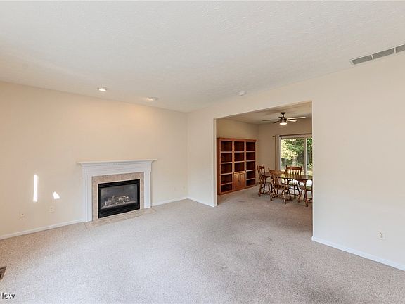 5th image of 3954 Hilltop Dr