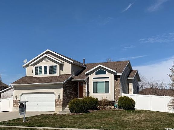 2nd image of 836 W Greenoaks Dr