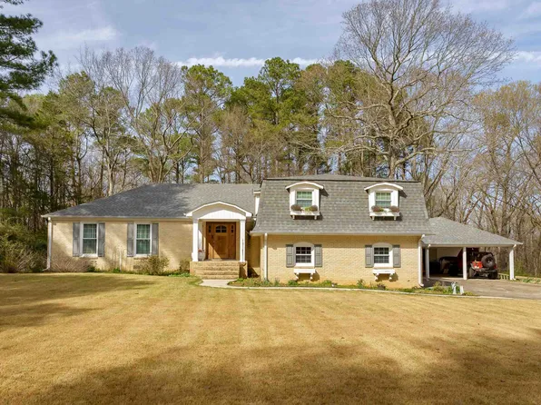 506 Chestnut Dr SW, Russellville, AL 35653