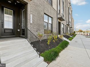 2506 W Peninsula Dr, Baltimore, MD 21230