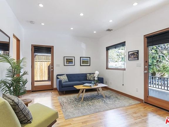 4th image of 2229 Echo Park Ave