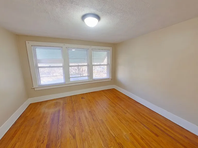 207 S Erie Ave — Photo 9