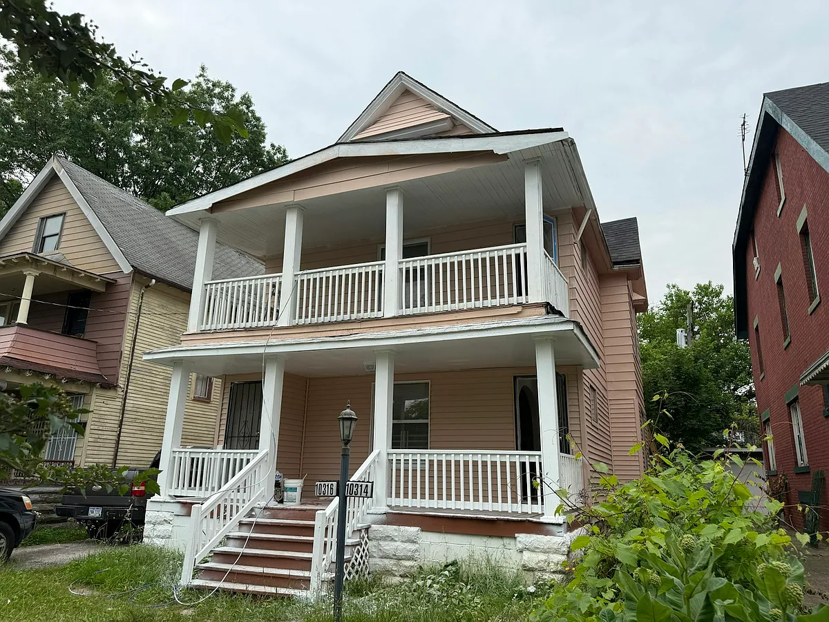 Building Photo - 10314 Adams Ave #A