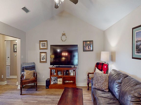 4th image of 1304 Majesty Loop