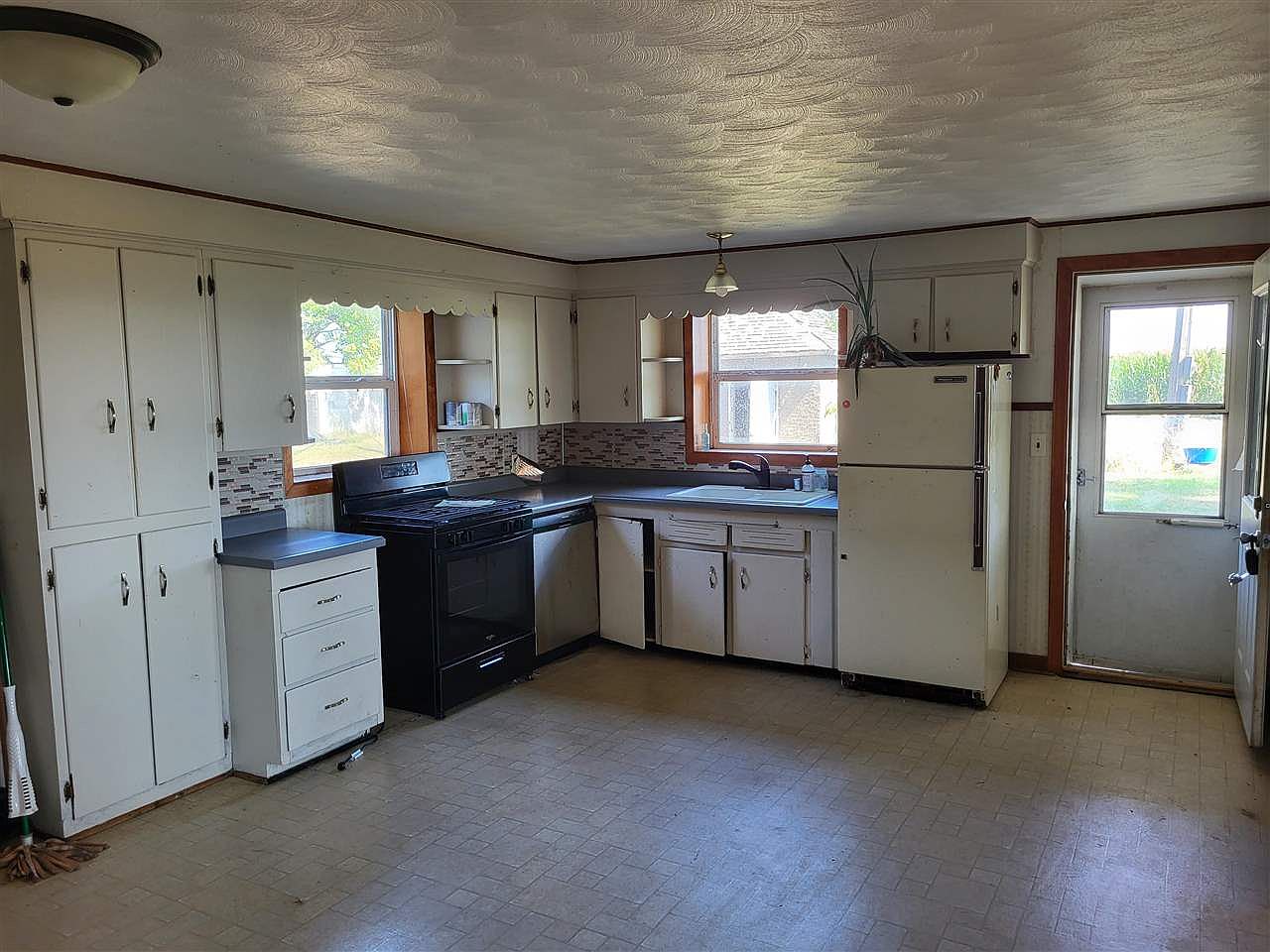 1105 Jefferson Ave, Atalissa, IA 52720 MLS 202304887 Zillow