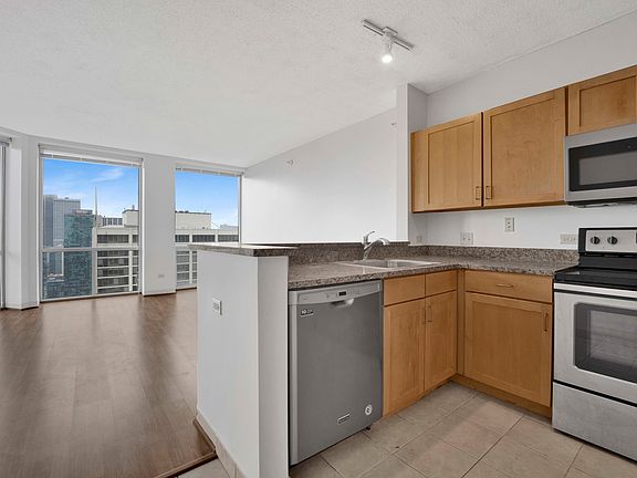 3rd image of 222 N Columbus Dr APT 4606