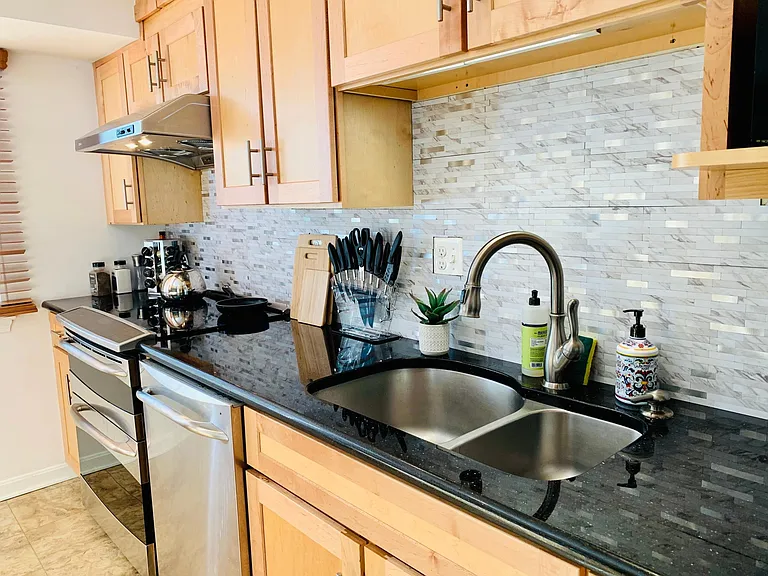 6 Grovepoint Ct — Photo 6