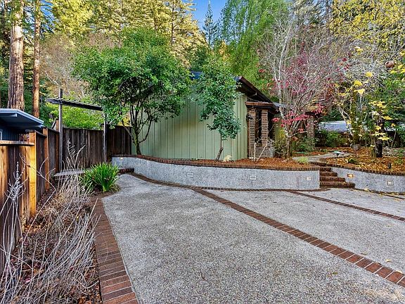 4th image of 15610 Forest Hill Dr