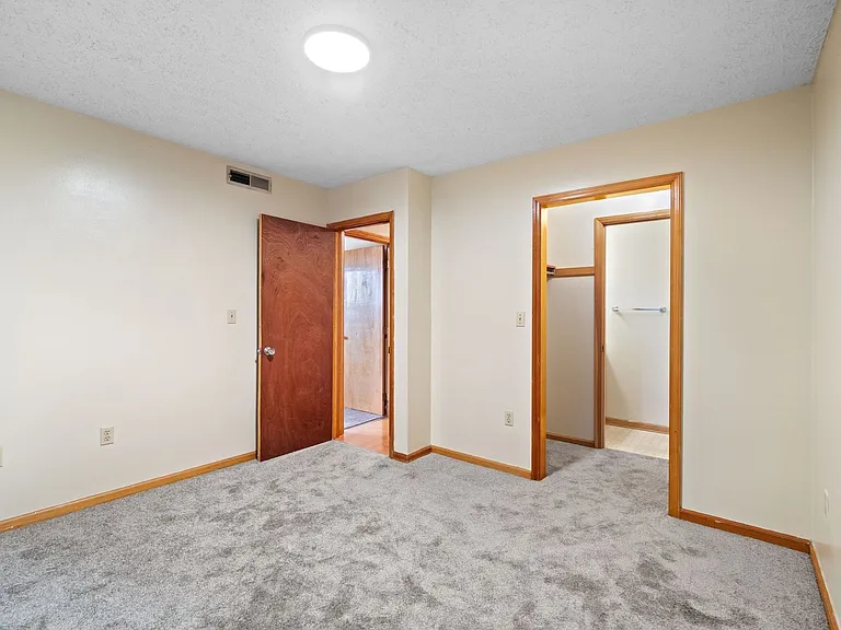 Blueberry Hill Apartments — Photo 24
