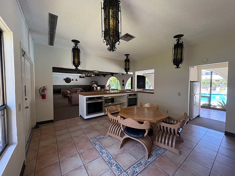 500 Glenwood Cir #122 — Photo 20