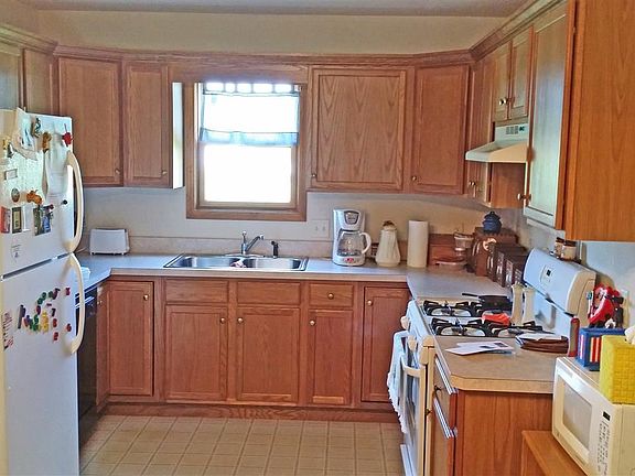 3rd image of 1531 Clover Creek Ln