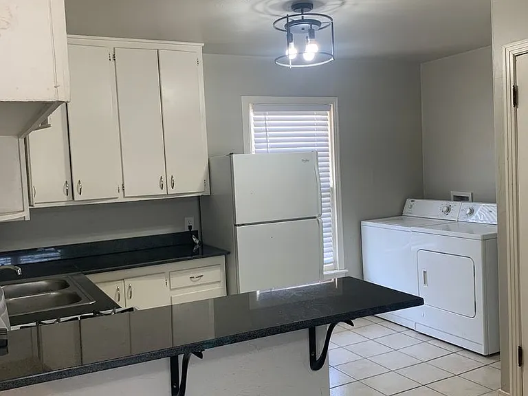 Native Lands Apartments — Photo 9