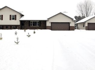 W10117 Hemlock Rd, Fremont, WI 54940