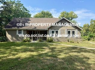 8024 Antioch Rd, Overland Park, KS 66204
