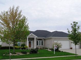 830 S Meadowbrook Ln, Waunakee, WI 53597