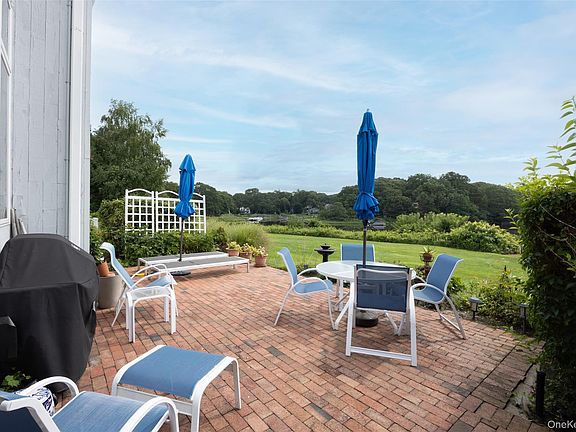 2nd image of 400 Noyack Road #E2