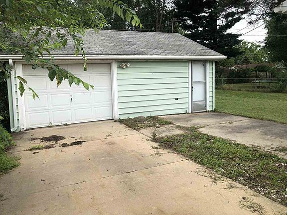2nd image of 7808 Scott Ln