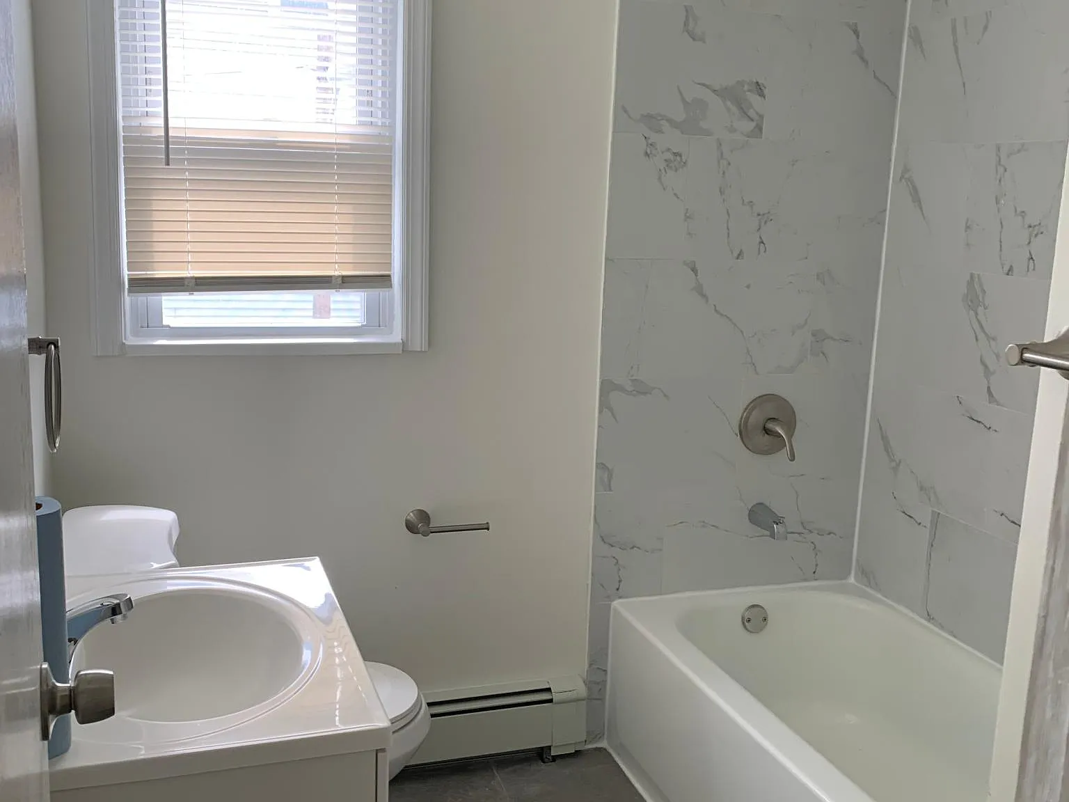 2 bed, 950 sqft, $2,100 — Photo 3