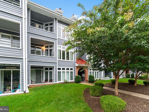 2nd image of 1136 Lake Heron Dr #2A