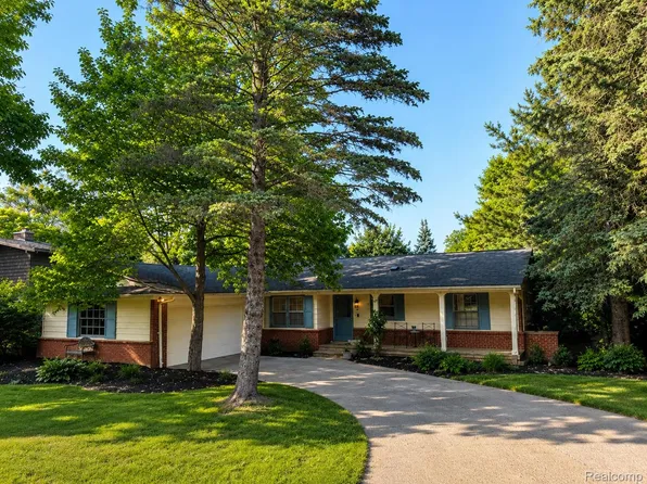 19510 Clement Rd, Northville, MI 48167