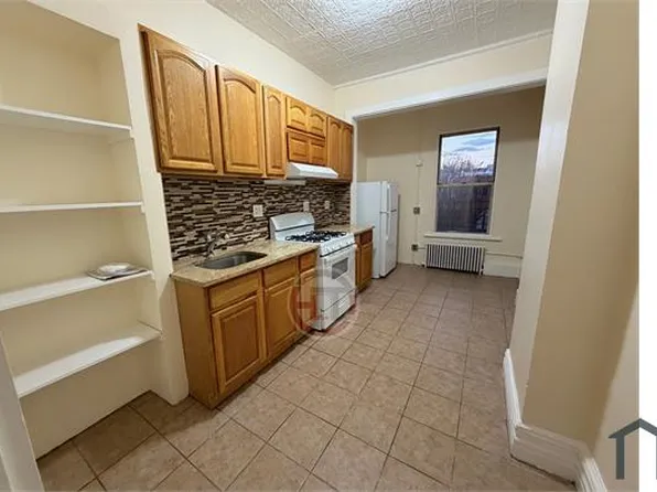 853 Van Nest Ave #1, Bronx, NY 10462