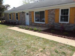 1402 Bullock St, Tuscumbia, AL 35674