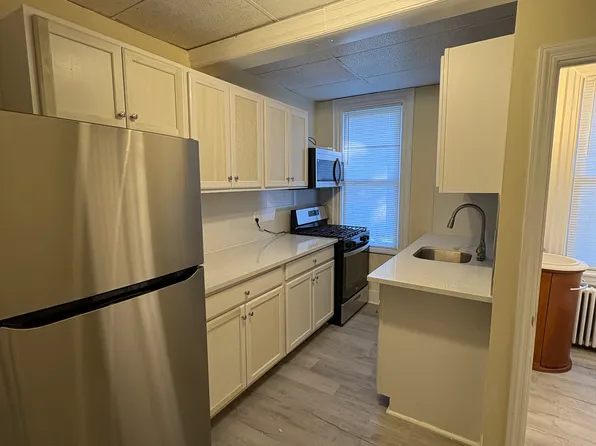 125 Sibley Ave #B, Ardmore, PA 19003