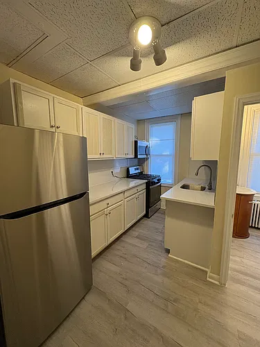 125 Sibley Ave #B Photo 1