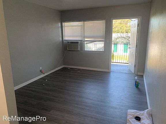 5th image of 674 22nd Ave S Unit 9