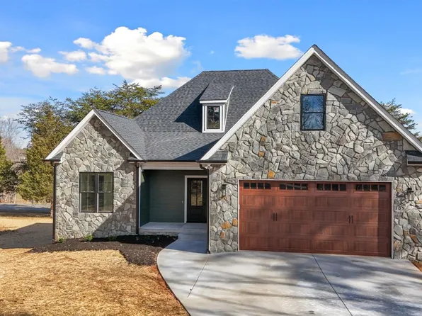 105 Peach Tree Ct, Huddleston, VA 24104
